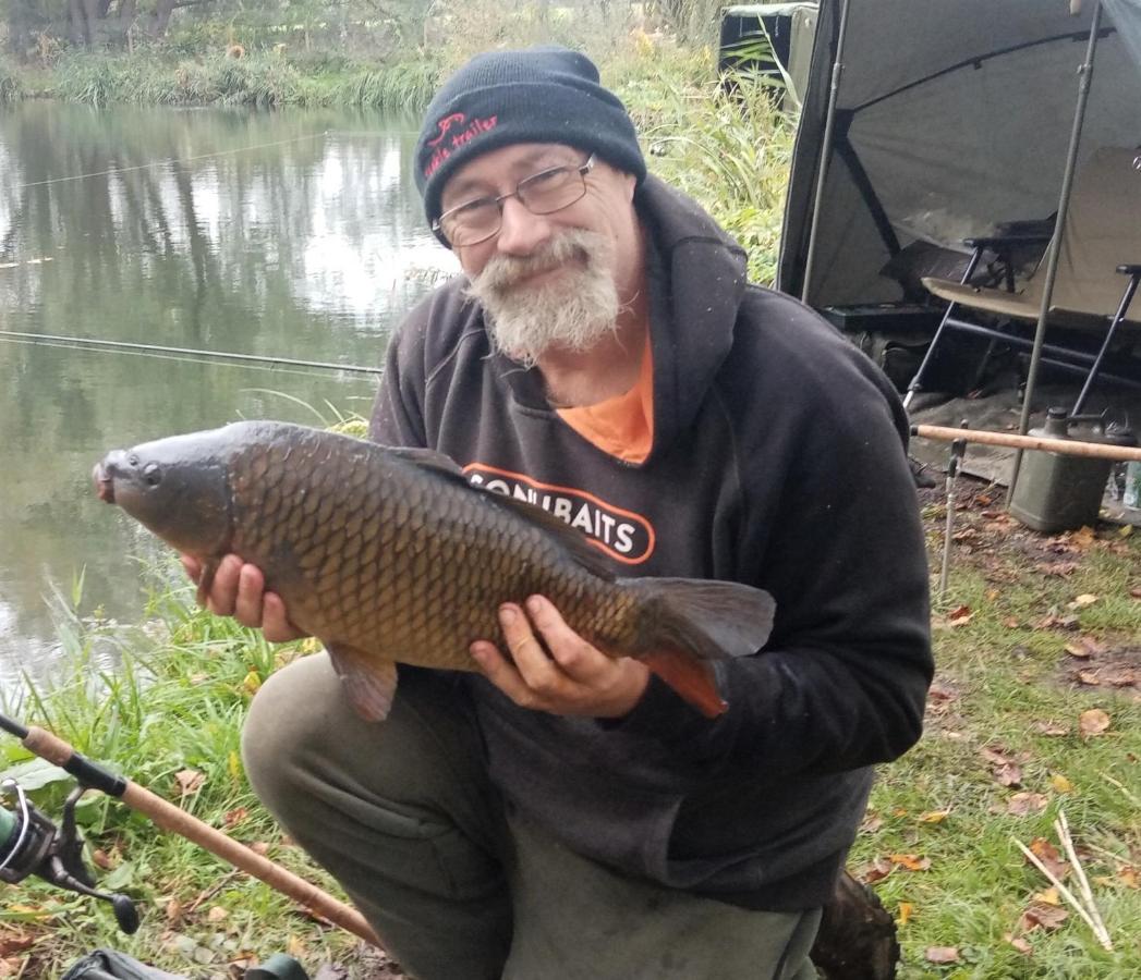 מלון Clare "George'S" Lakeside Wooden Tipi מראה חיצוני תמונה